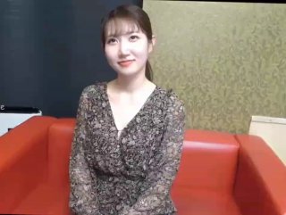 原神哥BERYL外围女神，模特身材大长腿，胆子大，洗澡撒尿也要拍